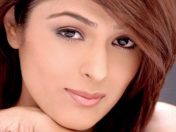 anjana sukhani 9