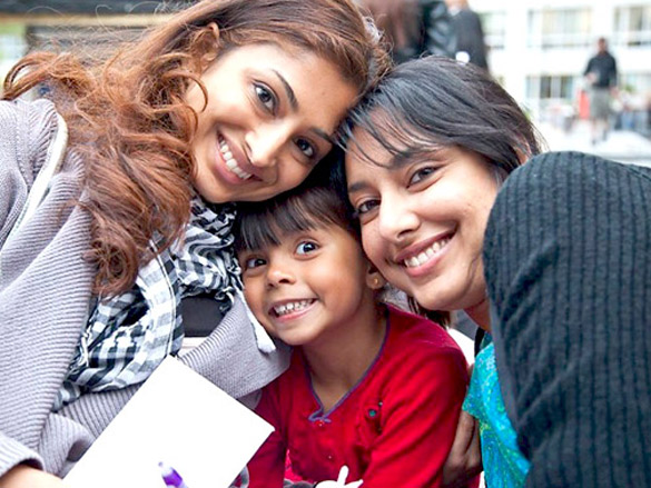 on the sets of life goes on 16