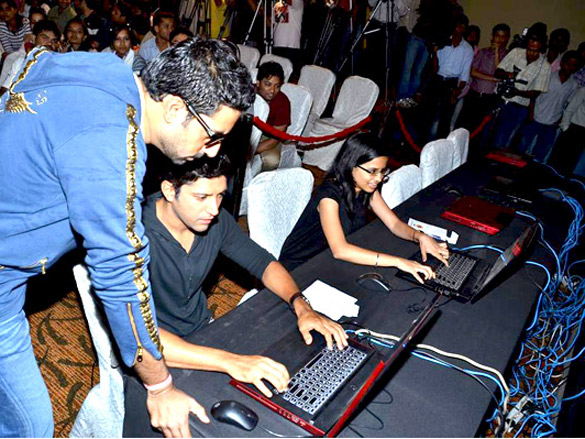 abhishek and sarah at zapak com game film event 4