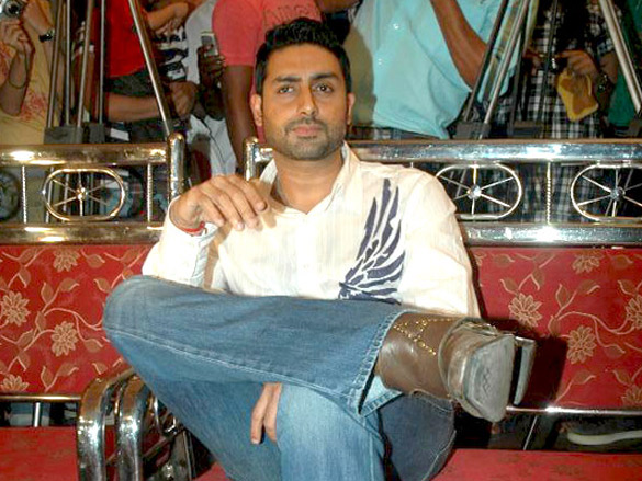 abhishek prateik and rohan promote dum maaro dum 6
