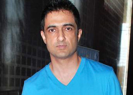 Live Chat: Sanjay Suri on April 15 at 1400 hrs IST