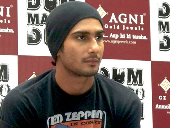 press conference of dum maaro dum at oberoi mall 7