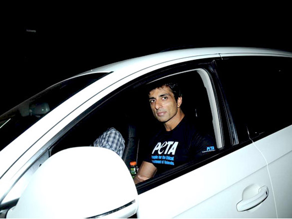lara dutta and krishika lullas special screening of chalo dilli 9