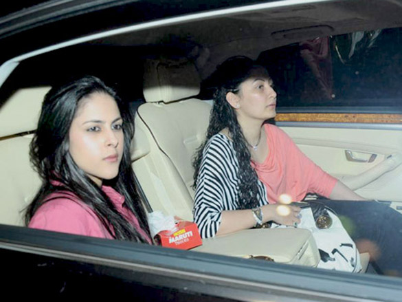 lara dutta and krishika lullas special screening of chalo dilli 12