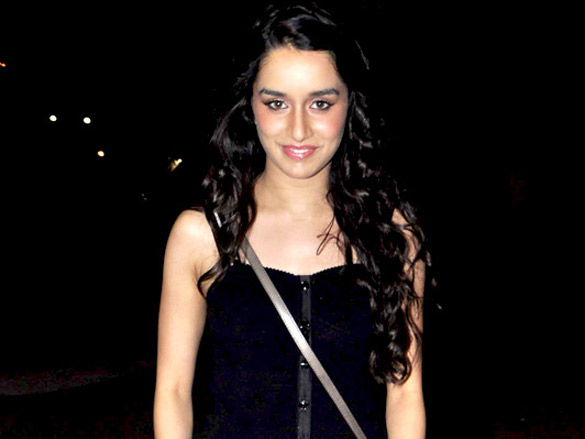 shraddha kapoor breaks a jaguar for luv ka the end promotions 8
