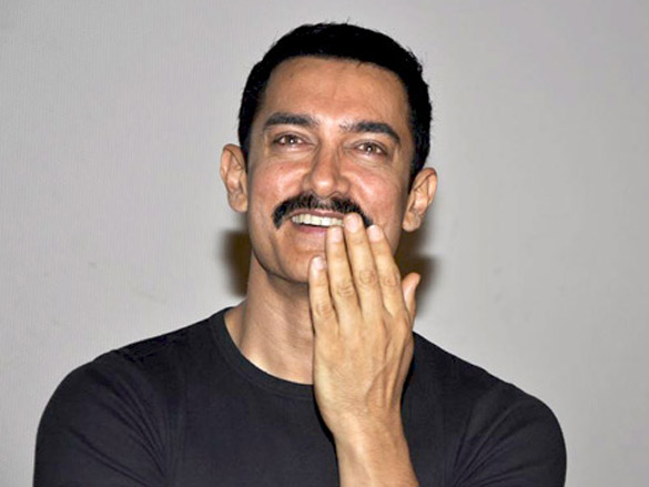 aamir khan unveils delhi belly first look 5