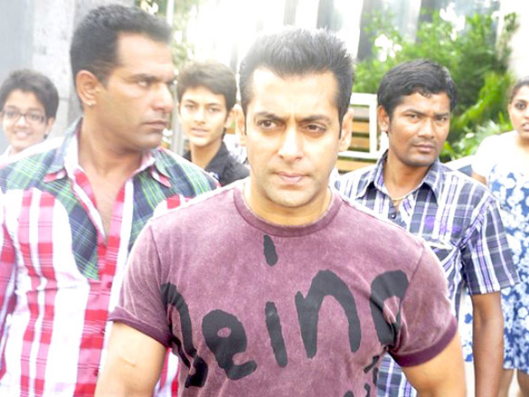 salman khan at ready live mad concert announcement 15