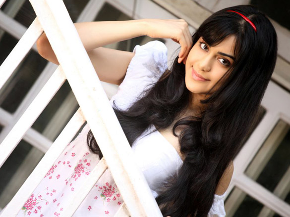 adah sharma 44