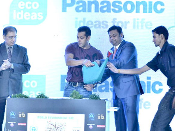 salman announces chillar party at iifa press meet 6