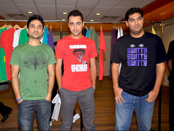 delhi belly cast unveil akp t shirts at garment fair 5