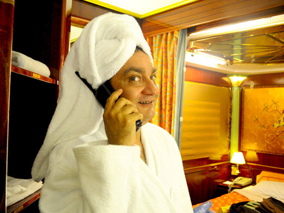vinay pathak 16