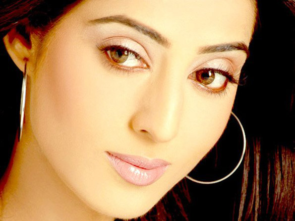 Mahie Gill - Bollywood Hungama