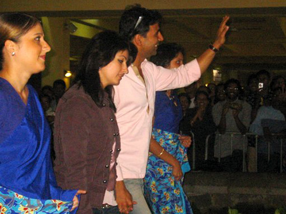 stars arrive in mauritius for zee cine awards 2006 10