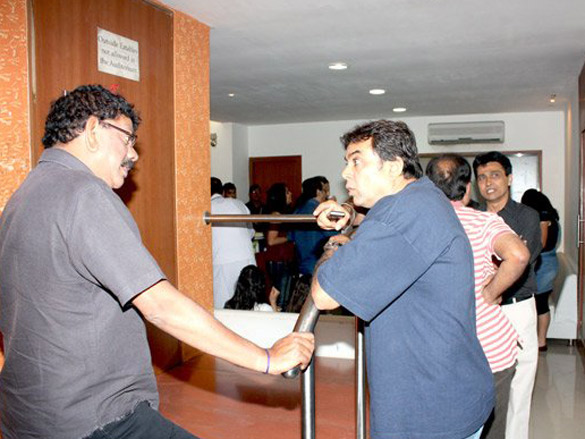 paresh rawal along with director priyadarshan at a special screening of oye lucky lucky oye for his theater friends 6