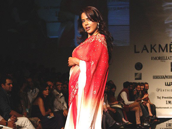sameera reddy at raghvendra rathores nikons style mantra at lifw 2008 4