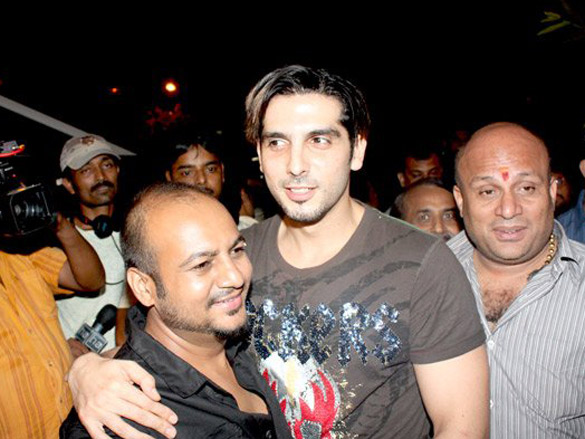 sanjay dutt anil kapoorajay devgnranbir kapoor and other bollywood hunks at hakim aalims hair lounge 14
