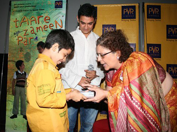 aamir khan at the screening of taare zameen par for kids 2