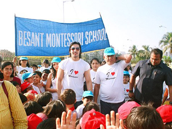 aamir khan visits montessori schools 12