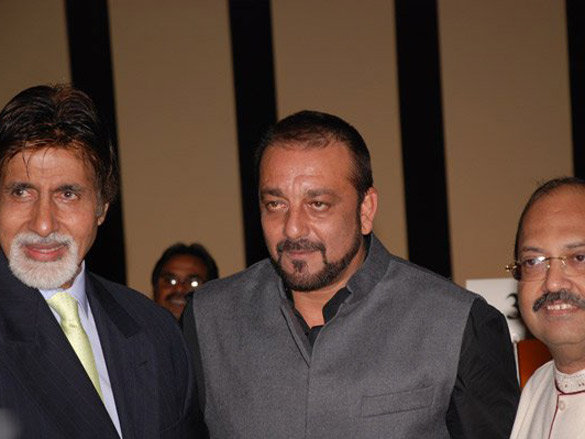 dilip kumar and saira banu launch the book mr and mrs dutt 4