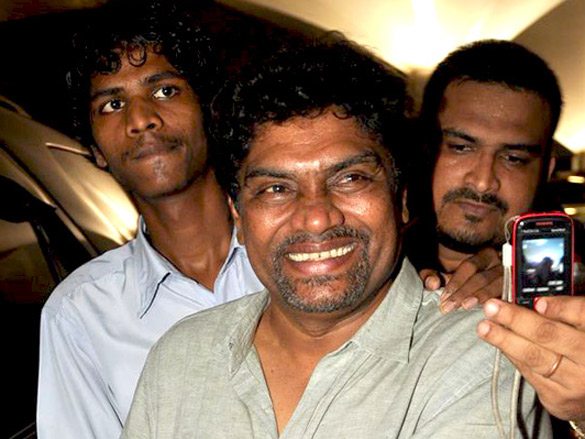 ajay devgn johny lever and shakti kapoor snapped at airport 7