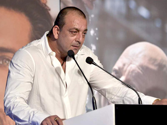karan hrithik sanjay and priyanka unveil the first trailer of agneepath 7