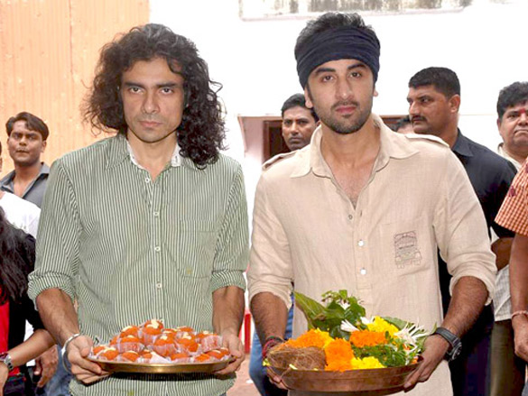 ranbir kapoor promotes rockstar at rk ganpati 5