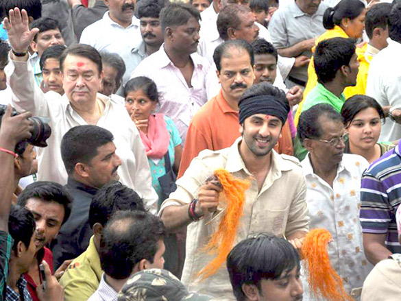 ranbir kapoor promotes rockstar at rk ganpati 8