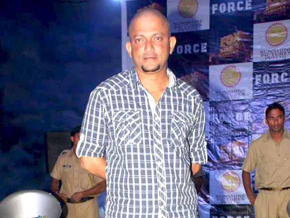 vidyut jamwal performs live stunts for film force 9