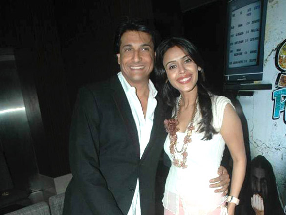 hrishita bhatt at shakal pe mat ja press meet 4