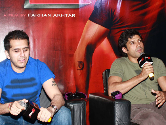 farhan akhtar unveils don 2 3d trailor 4