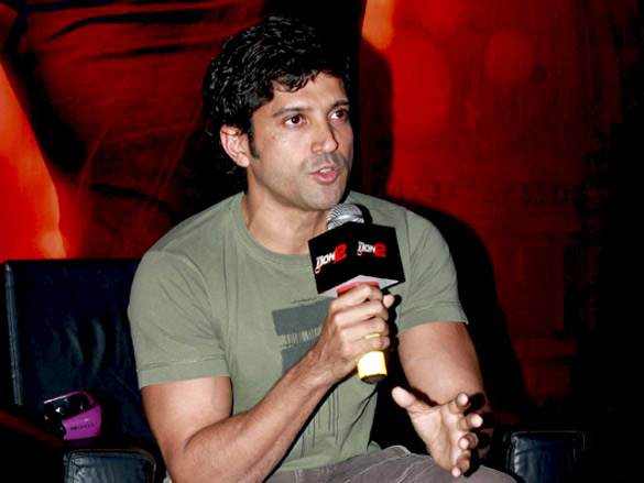 farhan akhtar unveils don 2 3d trailor 6
