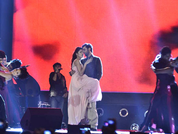 ranbir and rahman rock at rockstar live concert 3
