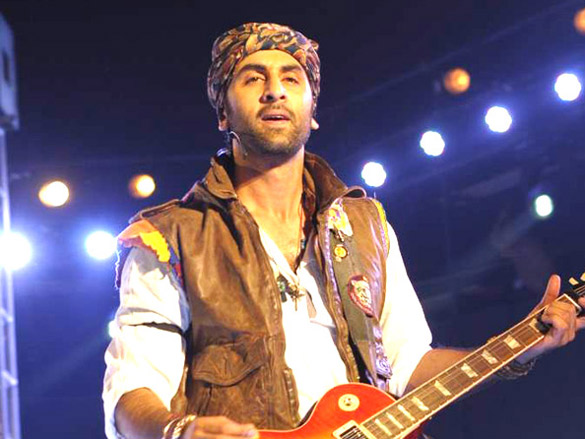 ranbir and rahman rock at rockstar live concert 5