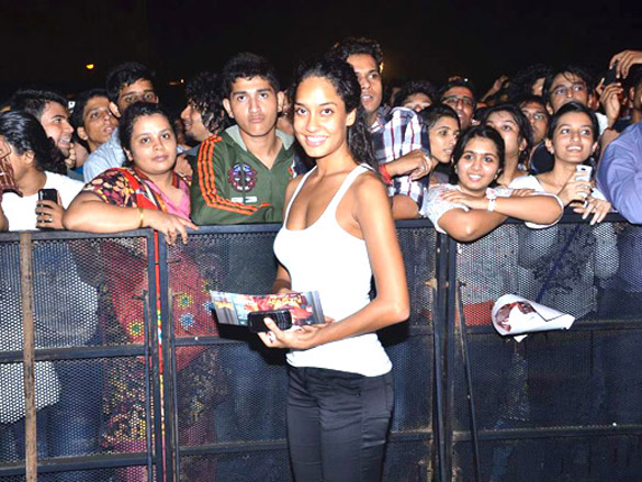 ranbir and rahman rock at rockstar live concert 12