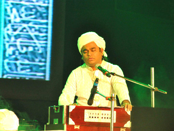 ranbir and rahman rock at rockstar live concert 21