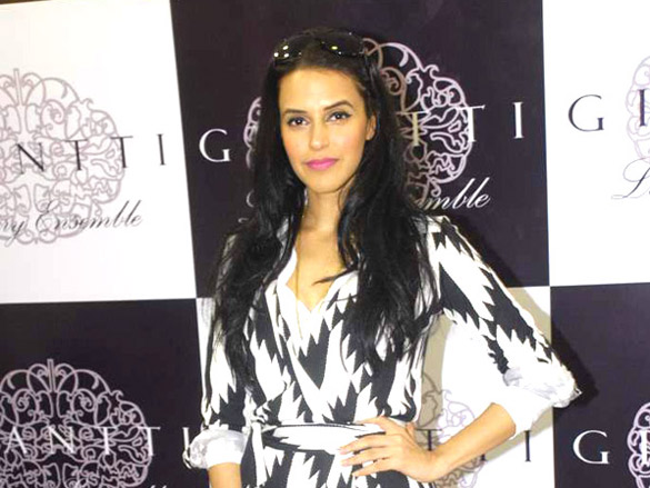 neha dhupia and vinay pathak at giantti event 5