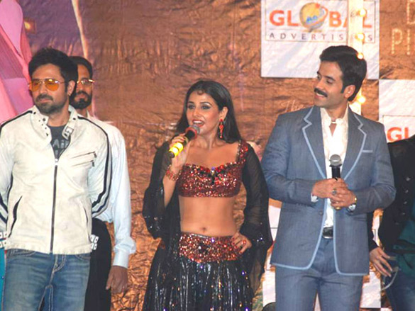 the dirty picture promotions at mithibai college kshitij festival 2