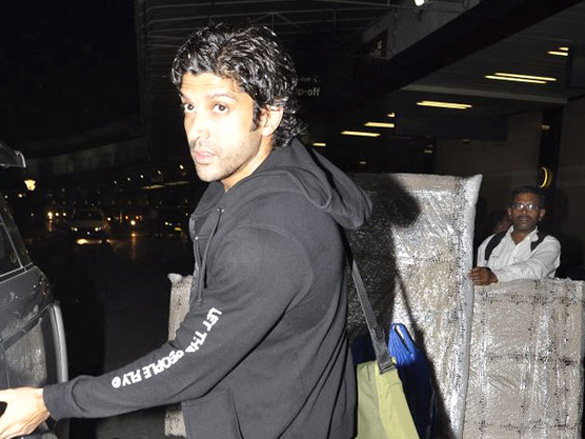 shahrukh and priyanka leave for dubai to promote don 2 8