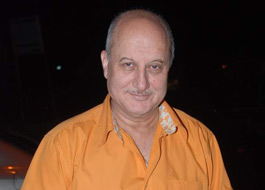 Triple role for Anupam Kher in Chashme Buddoor remake