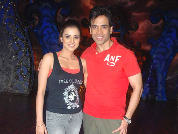 tusshar and kulraj on the sets of saroj khans dance show 7
