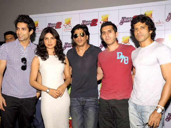 shahrukh khan and priyanka unveil don 2 game 2