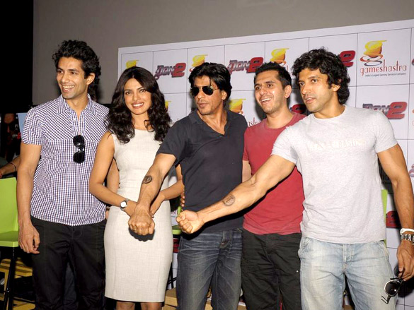 shahrukh khan and priyanka unveil don 2 game 3