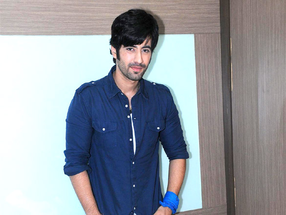 starcast of sadda adda at thakur college 10