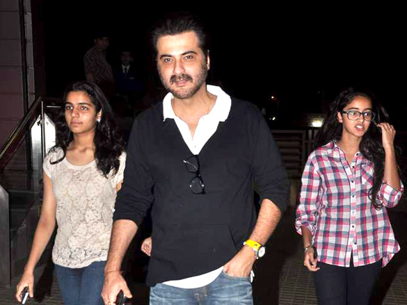 special screening of don 2 a t pvr hosted by priyanka 23