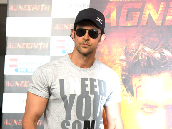 hrithik priyanka and sanjay dutt unveil agneepath new trailer 5