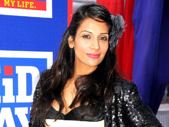 karanvir sharma and shaurya chauhan promotes sadda adda at the race course 5