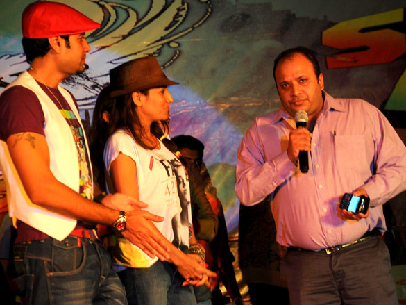sadda adda starcast at rithumbara to promote their film on chrismas eve 3