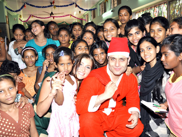 shiney and julia promote their film ghost at bal bhawan 6