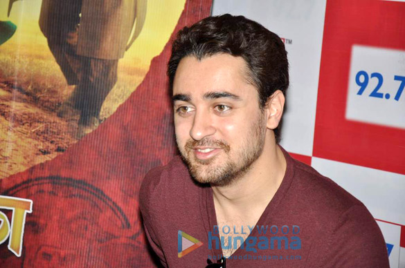 imran promotes matru ki bijlee ka mandola at 92 7 big fm 8