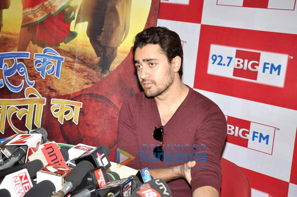 imran promotes matru ki bijlee ka mandola at 92 7 big fm 4